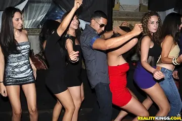 Esmi Lee – Thick Latina and Brunette in Shorts Kiss, Spread and Facesit at Nightclub