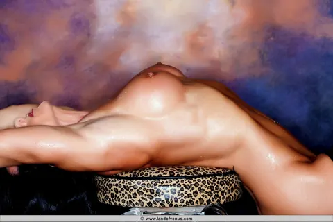 Monica Martin: Mature Brazilian Bodybuilder Flexes Her Ripped Curves Nude – photo 5 of 10