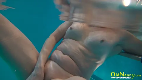 Mature Woman Masturbates and Spreads in the Pool – photo 7 of 21