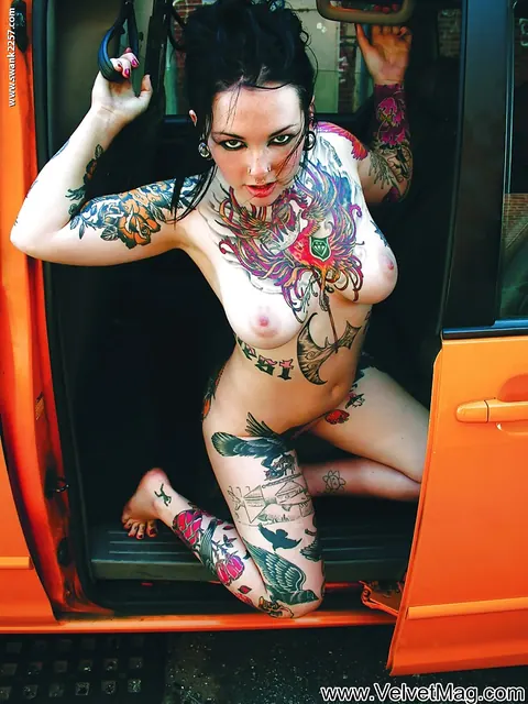 Adahlia: Busty Tattooed Brunette Fingers Her Pussy Outdoors in Shorts – photo 9 of 14