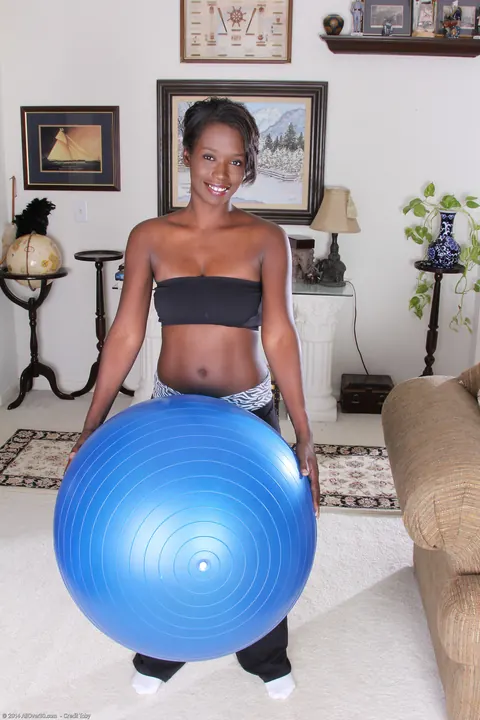 Sayanna Monroe: Ebony Brunette MILF Strips and Spreads Her Black Pussy – photo 2 of 20