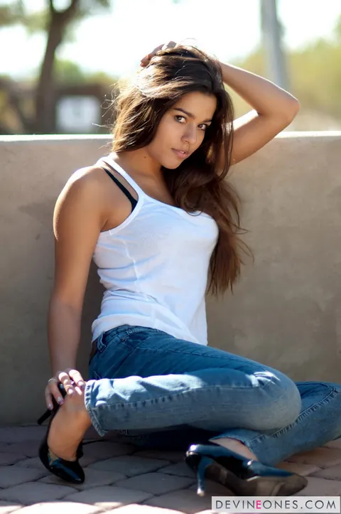 Latina in Jeans Masturbates with a Dildo and Fingers Herself – photo 3 of 12