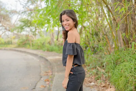 Karin Torres: Latina Brunette Poses Outdoors and Flashes in Public – photo 2 of 20