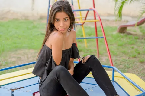 Karin Torres: Latina Brunette Poses Outdoors and Flashes in Public – photo 14 of 20