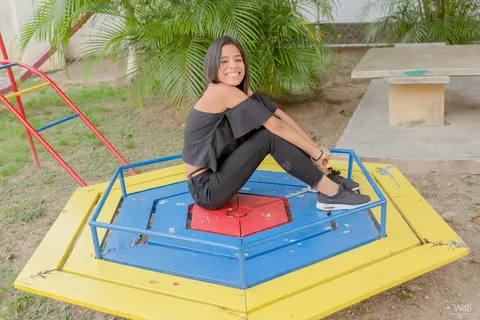 Karin Torres: Latina Brunette Poses Outdoors and Flashes in Public – photo 9 of 20