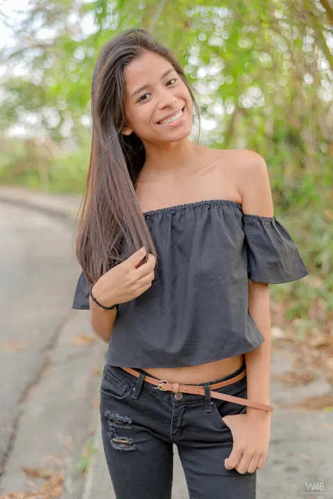 Karin Torres: Latina Brunette Poses Outdoors and Flashes in Public – photo 5 of 20