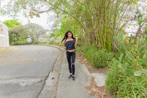 Karin Torres: Latina Brunette Poses Outdoors and Flashes in Public – photo 1 of 20