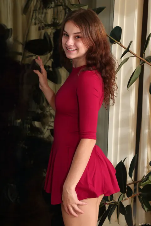 Ellie Eilish: Slim Brunette with Natural Tits Fingers and Toys Her Pussy – photo 7 of 21