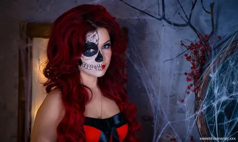 Redhead Teases in Halloween Costume and Glasses – photo 5 of 15