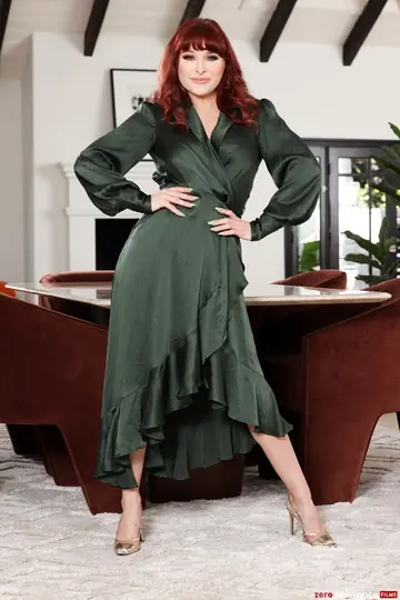 Dakota Tyler – Redhead MILF Fucks and Takes a Facial