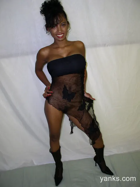 Maia Ginger: Ebony Babe with Big Enhanced Tits Spreads Her Pussy – photo 9 of 16