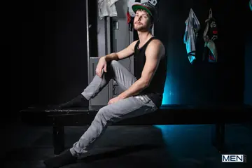 Two Nude Men Kiss and Fuck on Camera