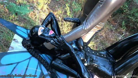 Latex Lara: Thick Woman in Latex Gets Fucked Outdoors – photo 15 of 15