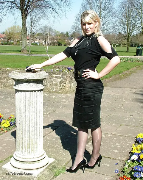 Demi Scott: Blonde PAWG Poses in a Skirt and High Heels Outdoors – photo 14 of 16