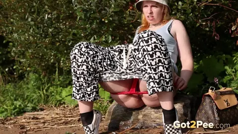 European BBW Spreads and Pisses Outdoors Near Bushes – photo 12 of 15
