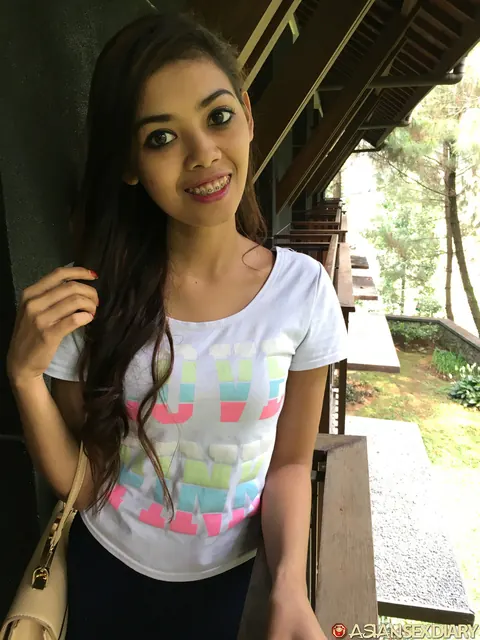 Asian Amateur Undresses for a Casting and Gets Fucked – photo 1 of 21