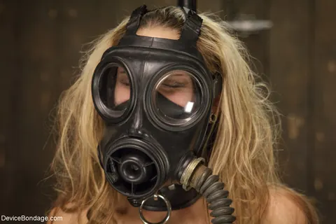 Dallas Blaze: Slim Blonde in Metal Bondage Spreads and Uses a Dildo – photo 5 of 21