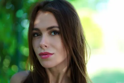 Alice Wonder: Slim European Brunette Shows Off Her Small Tits and Big Ass – photo 21 of 21