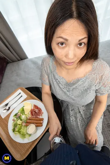 Midori Minami – Hairy Asian MILF Fucked Hard and Shows Her Creampied Pussy