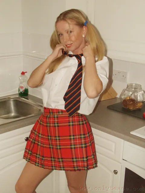 Louise Muirhead: Busty European MILF Spreads Her Ass in a Skirt for Anal – photo 14 of 21