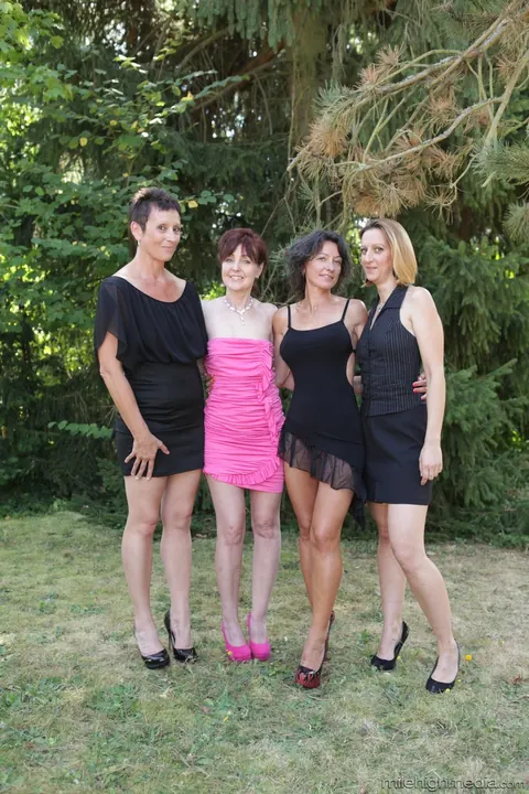 Zaza La Coquine: Busty Mature Lesbians Finger and Lick Pussy Outdoors – photo 3 of 16