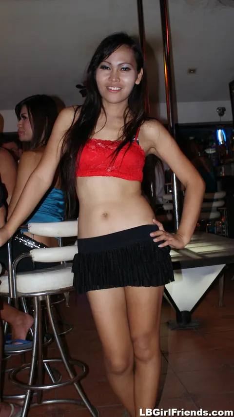 Thai Trans Woman Strips Out of Her Dress – photo 15 of 17