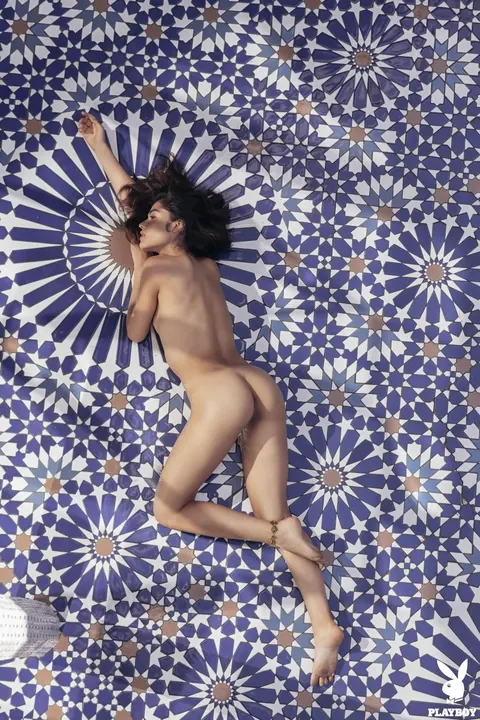 Lorena Medina: Brunette Mexican Model Poses Nude Outdoors – photo 10 of 17