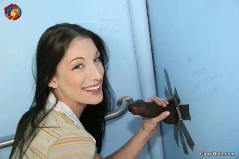 Brandy Lyons: Brunette PAWG Sucks BBC Through a Gloryhole in the Bathroom – photo 5 of 15