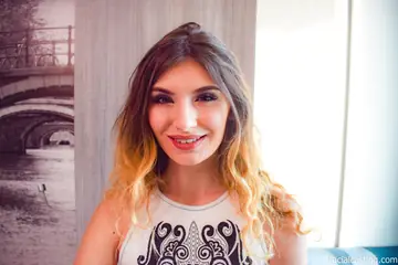 Candice Demellza – Curly-Haired Babe Gives a Blowjob and Takes a Facial Outdoors