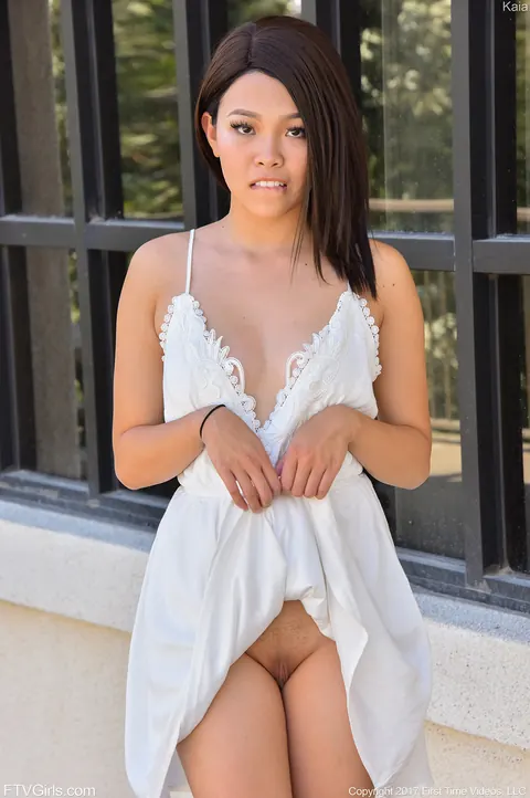 Asian Brunette Undresses and Spreads Her Pussy Outdoors – photo 4 of 21