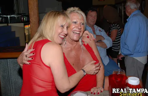 Mandi McGraw: Blonde MILF Peels Off Her Jeans for a Threesome in Stockings – photo 5 of 20