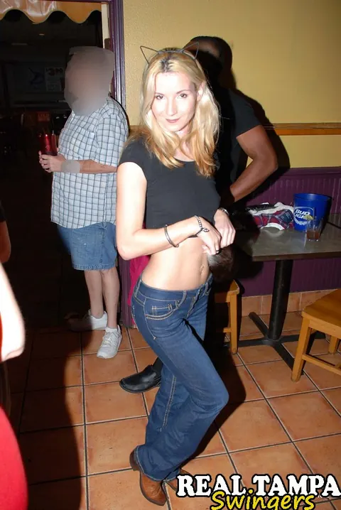 Mandi McGraw: Blonde MILF Peels Off Her Jeans for a Threesome in Stockings – photo 12 of 20