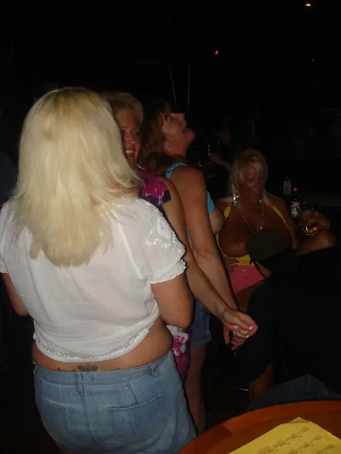 Dee Delmar & Tracy Lick: Mature Blonde and Redhead Get Eaten Out in a Group – photo 6 of 21