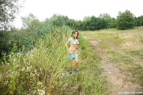 BBW in Shorts Fingers Her Pussy in the Forest – photo 19 of 21