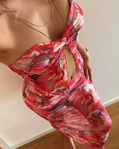 PAWG in Lingerie and Bikini Spreads Her Ass – photo 6 of 10