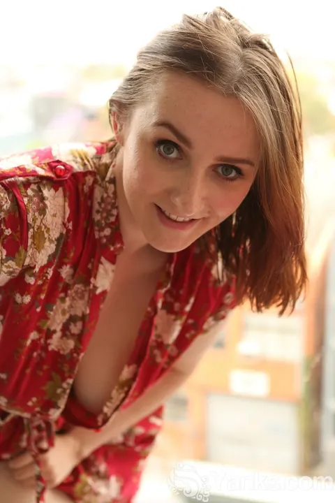 Aeryn Walker: Curvy Australian MILF Strips Sundress to Masturbate with a Dildo – photo 5 of 19
