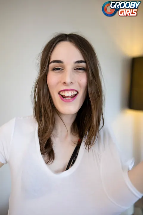 Trans Woman Strips Nude and Poses Her Body for the Camera – photo 7 of 16