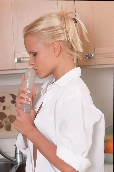 Monica Sweet: Thick Brunette in Shorts and Socks Uses a Dildo on Her Pussy in the Kitchen – photo 19 of 21