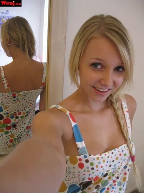 Elle Blue: Blonde Amateur in Panties Takes Selfies with Her Phone – photo 15 of 15