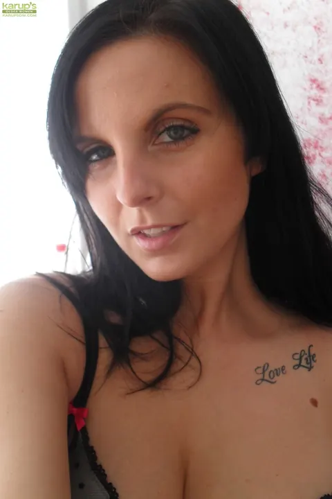 Tara Tattoo: Skinny Czech Brunette Shows Her Tits in the Mirror – photo 6 of 21