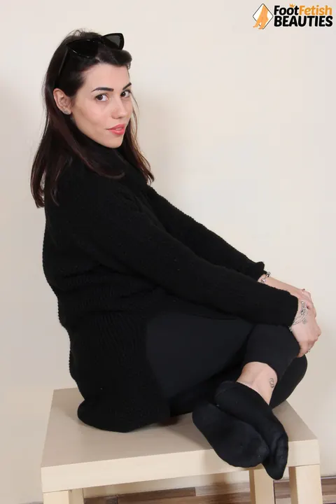 European Brunette in Glasses Removes Her Boots and Socks – photo 6 of 12
