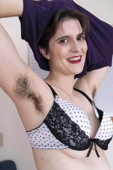 Sosha Belle: Short-Haired Brunette MILF Undresses to Show Hairy Armpits and Bush – photo 4 of 16