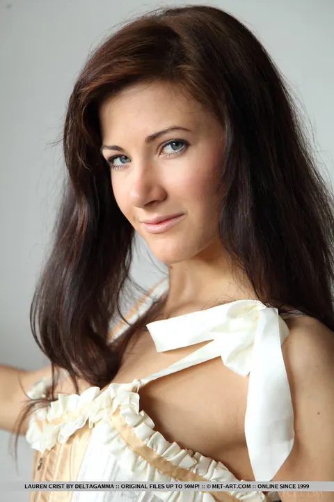 Lauren Crist: Thick Czech Brunette in Lingerie Spreads Her Pussy – photo 10 of 18