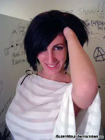 Melanie Malone – Thick Brunette MILF Gives Gloryhole Blowjob and Takes a Facial