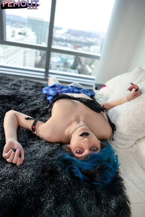 Trans Woman Strips Nude and Stands Showing Her Body – photo 3 of 16