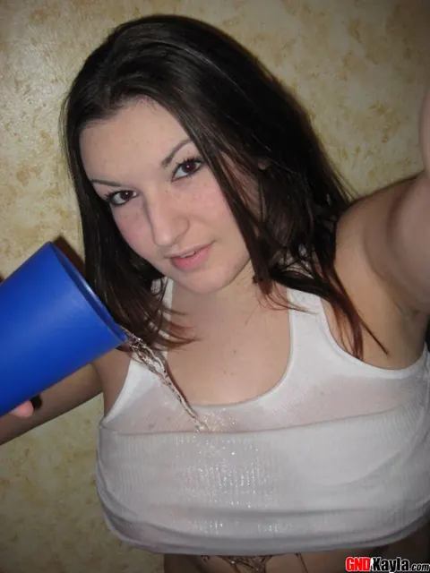 Brunette Amateur Takes Selfie in a Wet Top – photo 10 of 12