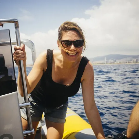 Paulita Pappel: European Brunette Has Sex on a Yacht – photo 9 of 10