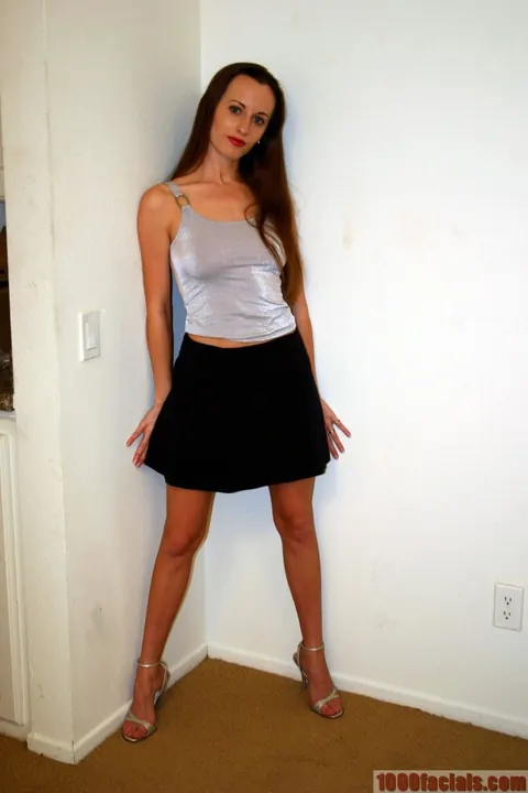 SARAH JADE: Brunette Undresses and Gives a Deepthroat Blowjob – photo 3 of 20