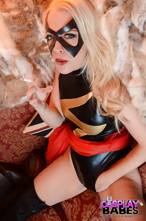 Xena Clark: Blonde in Cosplay Boots Bares Her Big Tits and Fingers Herself – photo 4 of 16