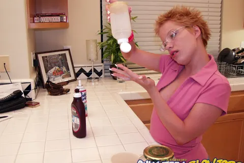 Emily Davinci: Redhead MILF Undresses and Poses in the Kitchen – photo 10 of 17